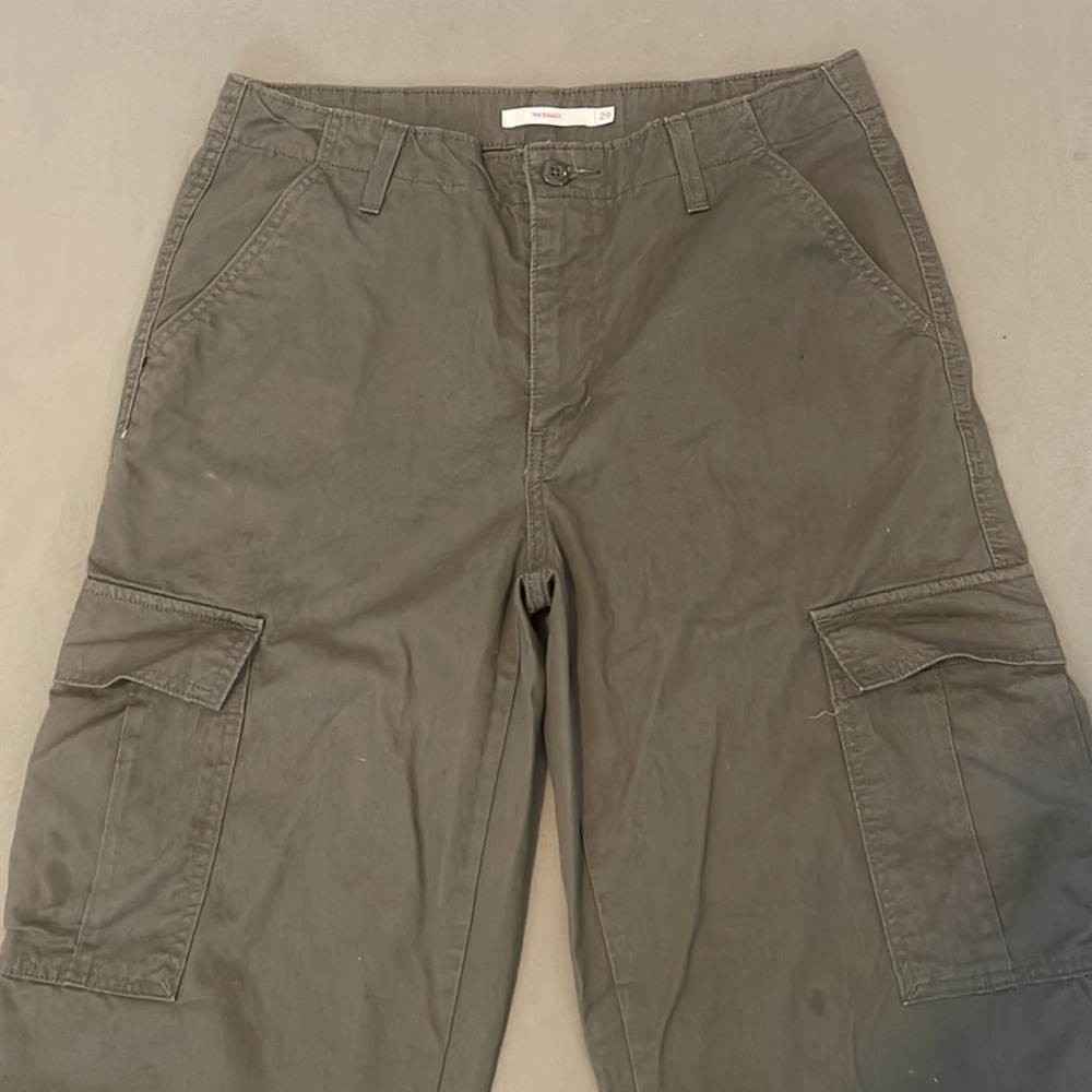 LEVIS 94 BAGGY  wide legs Cargo  green olive color size 29” pants